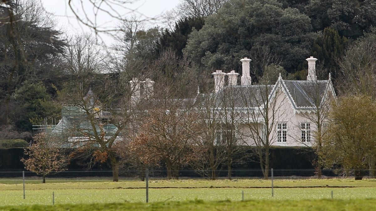 V roce 2018 se spekulovalo, že by Adelaide Cottage mohla být svatebním darem pro Harryho. Nakonec v ní své kořeny zapustí William a Kate.