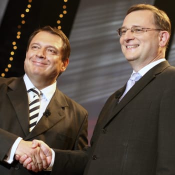 Bývalí premiéři a političtí rivalové. Jiří Paroubek, někdejší předseda ČSSD a Petr Nečas, bývalý předseda ODS. 