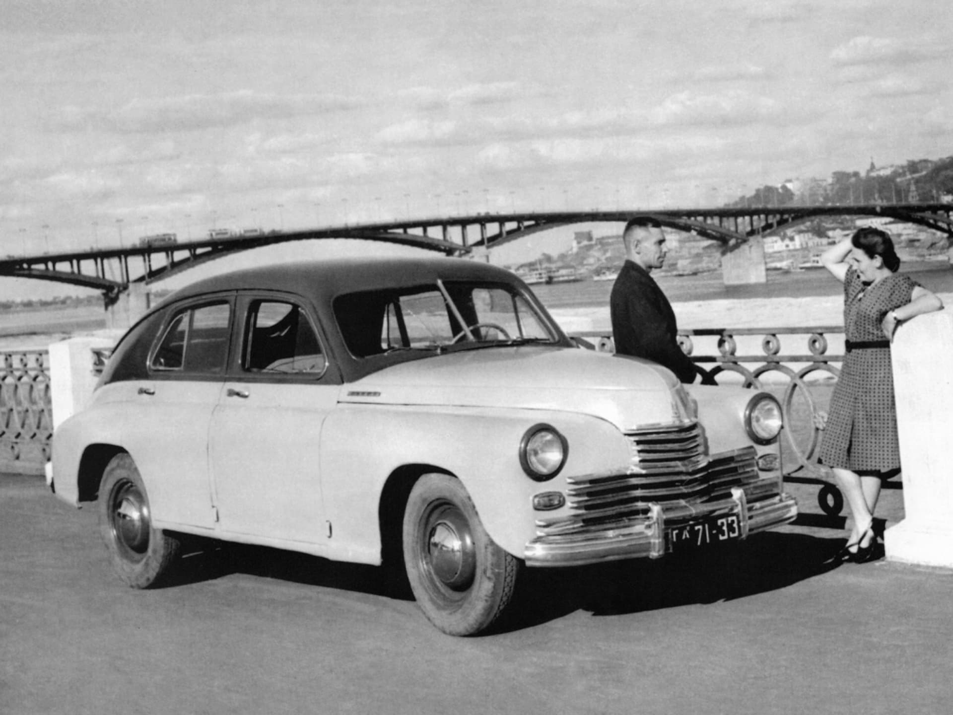 GAZ Poběda byl ve 40. a 50. letech prvním úspěšně vyráběným sovětským automobilem pro civilní sektor.