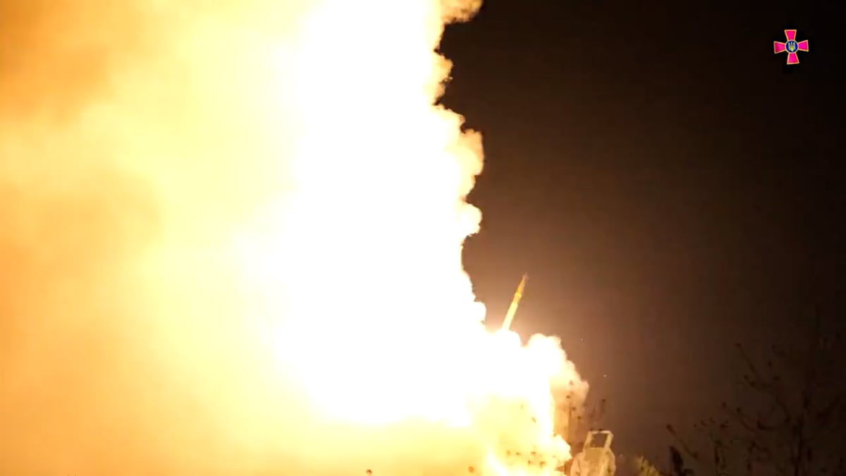 Ukrajinská armáda už používá raketomety HIMARS.