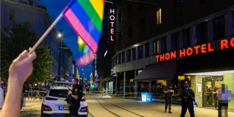 Dva lidé zemřeli a další utrpěli vážná zranění při střelbě v gay baru v Oslu