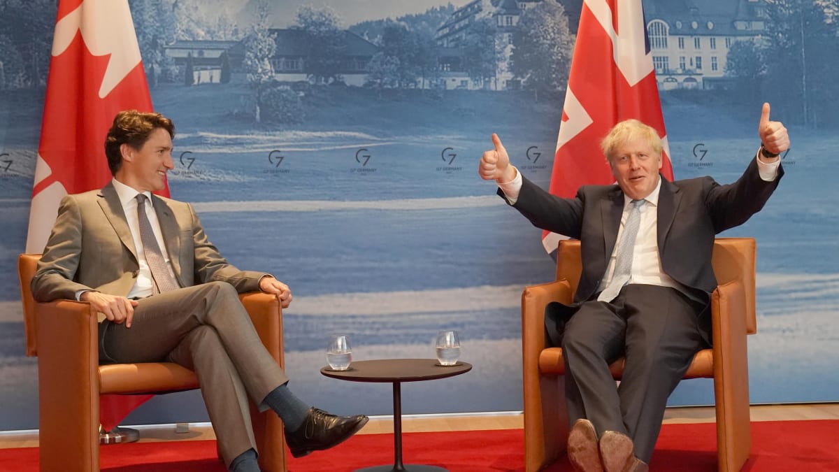 Britský premiér Boris Johnson se svým kanadským protějškem Justinem Trudeauem na summitu G7.