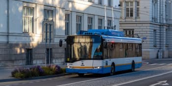 Náhlý kolaps řidiče autobusu. Cestující v Ostravě dělily od tragédie pouhé vteřiny