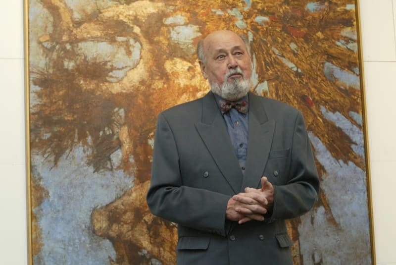 František Řehák uvádí začátek výstavy z děl zesnulého malíře Ivo Příleského.