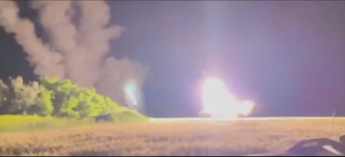Záběry zachycující použití amerických raketometů HIMARS ukrajinskou armádou