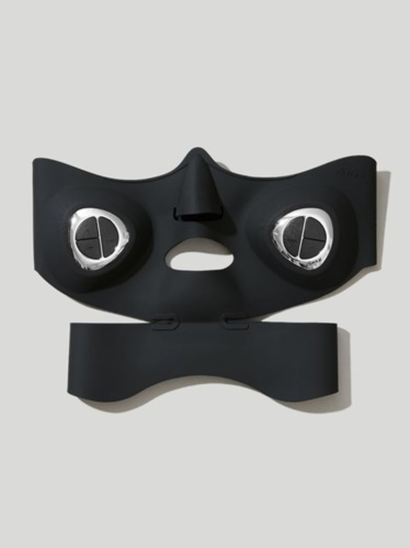 Maska Medi Lift má za úkol omladit a zpevnit obličejové svaly.