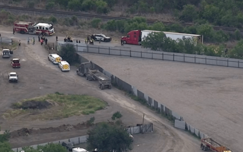 Policie v Texasu našla v kamionu 46 mrtvých migrantů