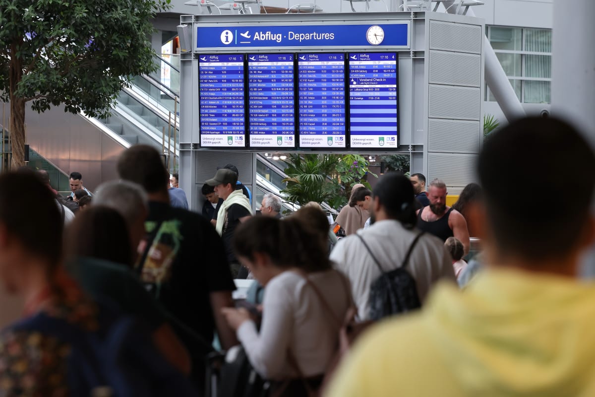Stávka aerolinek způsobila chaos na evropských letištích.