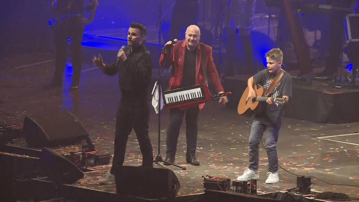 Leoš Mareš si pro Michala Davida na jeho narozeninovém koncertu připravil překvapení.