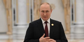 KOMENTÁŘ: Debakl na Ukrajině a konec Putina? Plané naděje, Rusy víc zajímá africký starosta