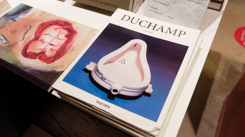 Vodnář: Dadaismus a slavná Fontána od Marcela Duchampa