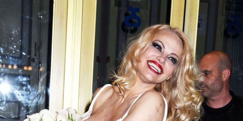 Pamela Anderson se i ve svých 55 letech stále cítí jako náctiletá.