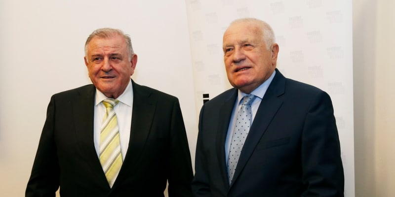 Vladimír Mečiar a Václav Klaus v roce 2017