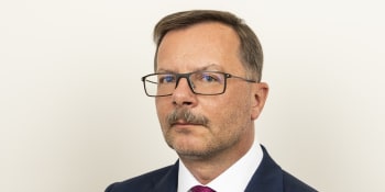 Zeman dokončil obměnu rady České národní banky. Jmenoval dva nové členy a viceguvernéra