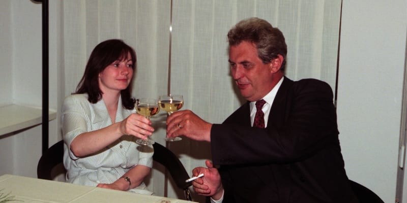 S druhou manželkou Ivanou se Miloš Zeman oženil v létě roku 1993.