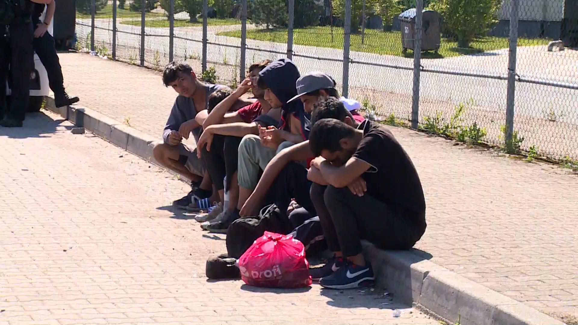 Sedm migrantů zadrželi středočeští policisté v neděli 3. července odpoledne