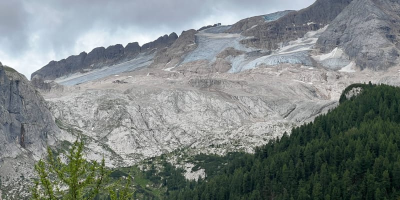 Pád ledovce v italských Alpách