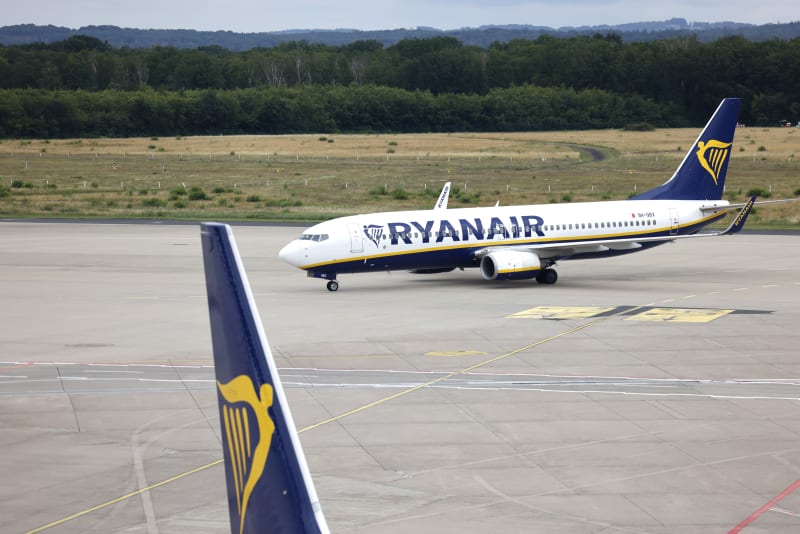 Kvůli stávce palubního personálu aerolinek Ryanair a easyJet ve Španělsku byly zrušeny nebo zpožděny desítky spojů.
