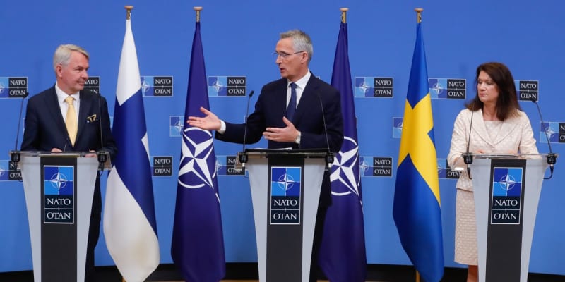 Tisková konference NATO