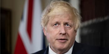 Sledujte brífink Borise Johnsona: Rezignuje po konci ministrů na post premiéra? 