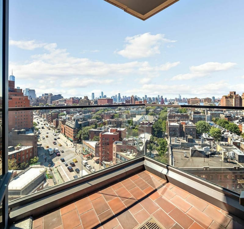 Prosklené balkony rovněž zajišťují perfektní výhled a zároveň nijak nestíní