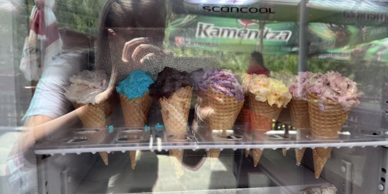 Cena kopečkové zmrzliny u Rilského kláštera je kolem 70 korun.