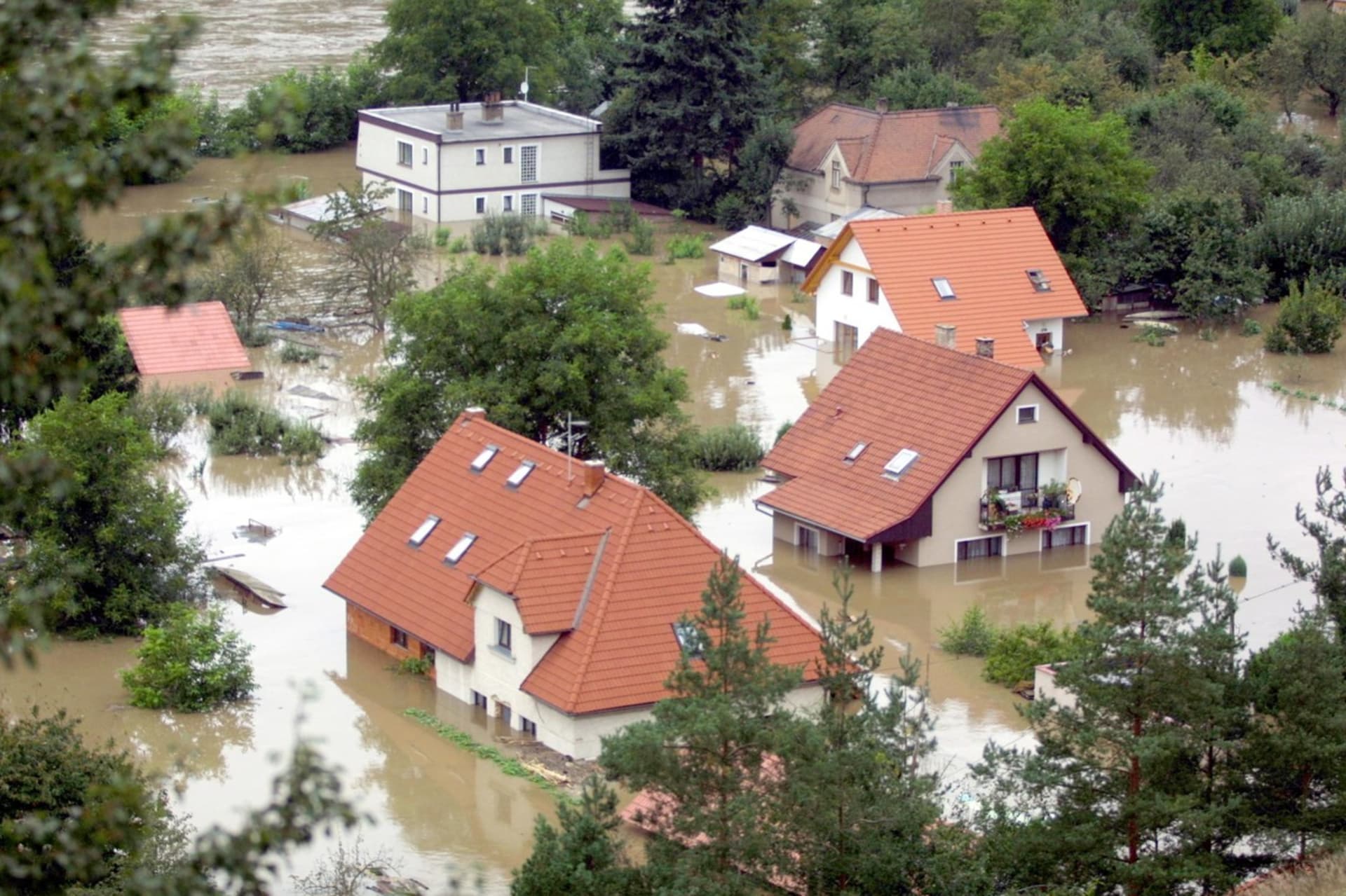 Obec Srbsko na Berounsku se v roce 2002 ocitla pod vodou