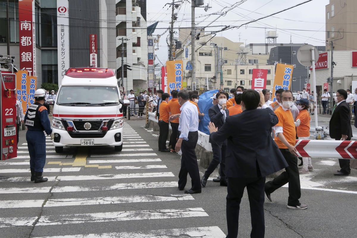 Bývalý japonský premiér Šinzó Abe (67) byl převezen do nemocnice poté, co byl během politické kampaně v prefektuře Nara na západě Japonska postřelen