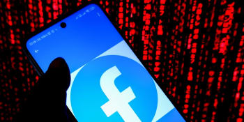 Facebook a TikTok nebrání šíření dezinformací, ukázal americký experiment. Jiná síť uspěla