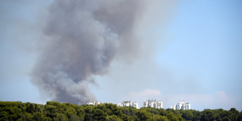 Požár u města Pula v Chorvatsku