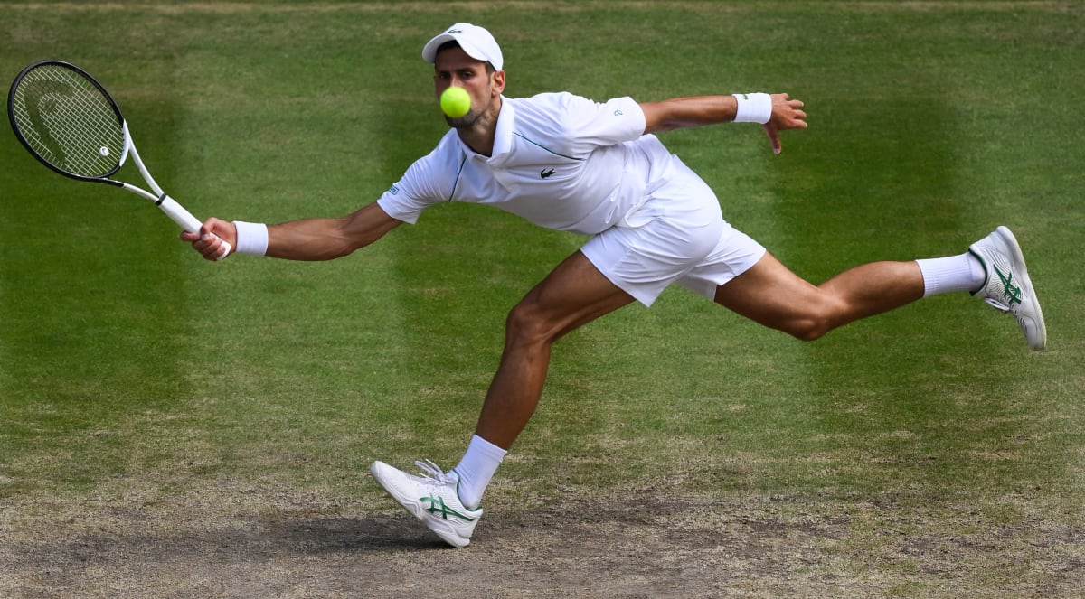 Novak Djokovič ve finále Wimbledonu.
