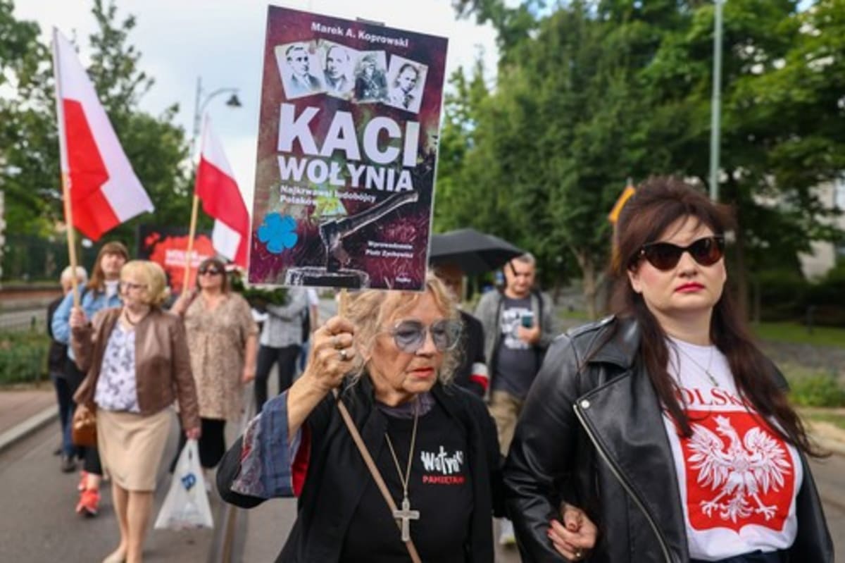 Polsko si připomnělo masakry spáchané Ukrajinci za druhé světové války