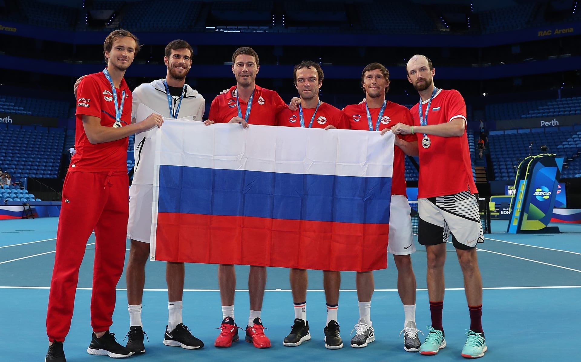 Ruští tenisté se možná nepodívají na Wimbledon ani v příštím roce.