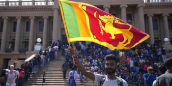 Demonstranti na Srí Lance obléhají sídlo premiéra. Prezident už prchl na Maledivy