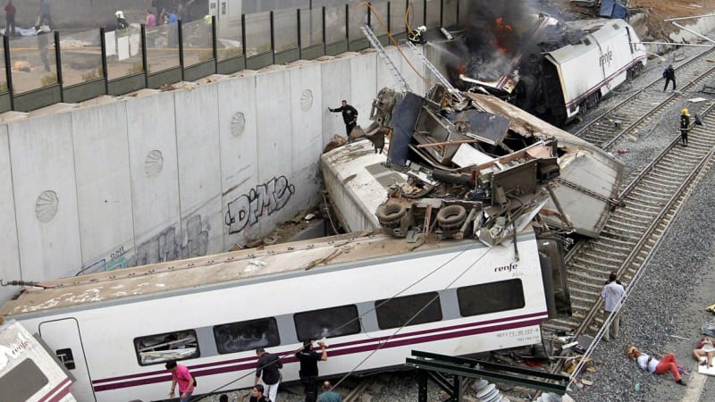 Nehoda vlaku u Santiaga de Compostela zasáhla svět
