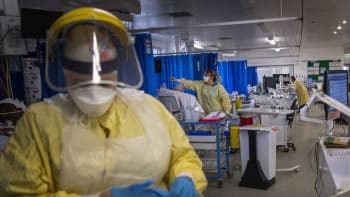 V Česku přibyly další tisíce případů koronaviru. V nemocnici je nejvíc nakažených od dubna