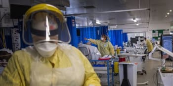V Česku přibyly další tisíce případů koronaviru. V nemocnici je nejvíc nakažených od dubna
