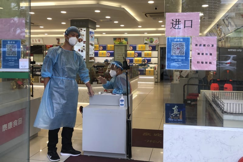 Velká čínská města se potýkala s další vlnou pandemie koronaviru ještě v tomto roce.