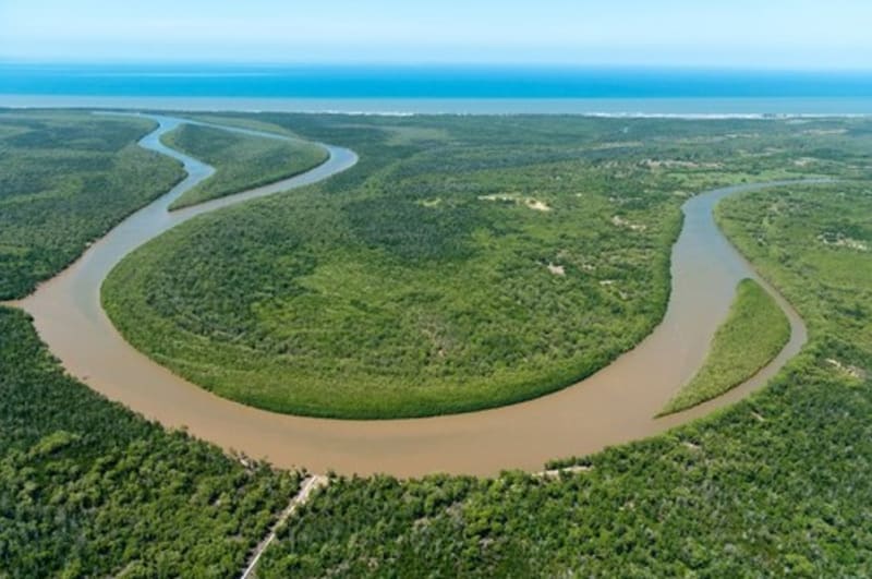 Lindi je turisty oblíbená část Tanzanie. Ikonická řeka Rufuji tvoří hranici mezi regiony Lindi a Morogoro