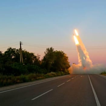 Ukrajinské jednotky už hojně používají americký raketový systém HIMARS