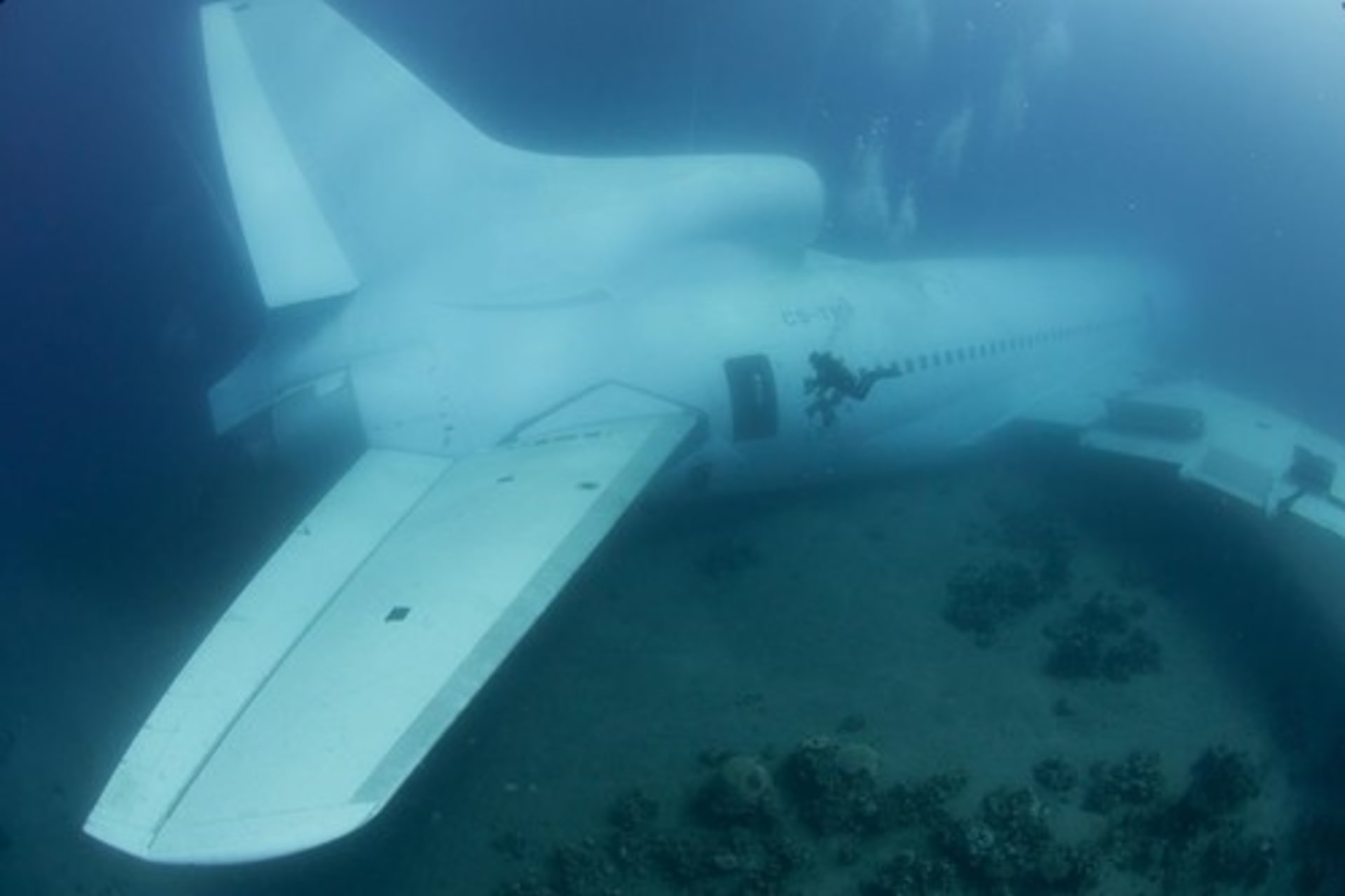 Takhle vypadal Lockheed L-1011 TriStar na dně Akabského zálivu krátce po potopení.