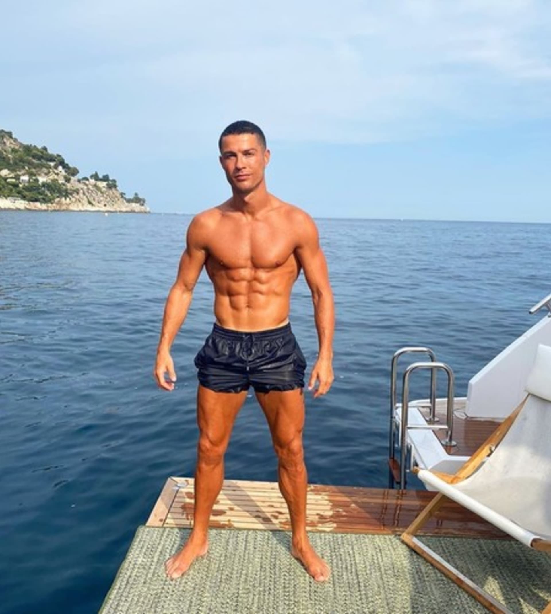 Podle zahraničních médií si Ronaldo nechává zvětšovat penis 