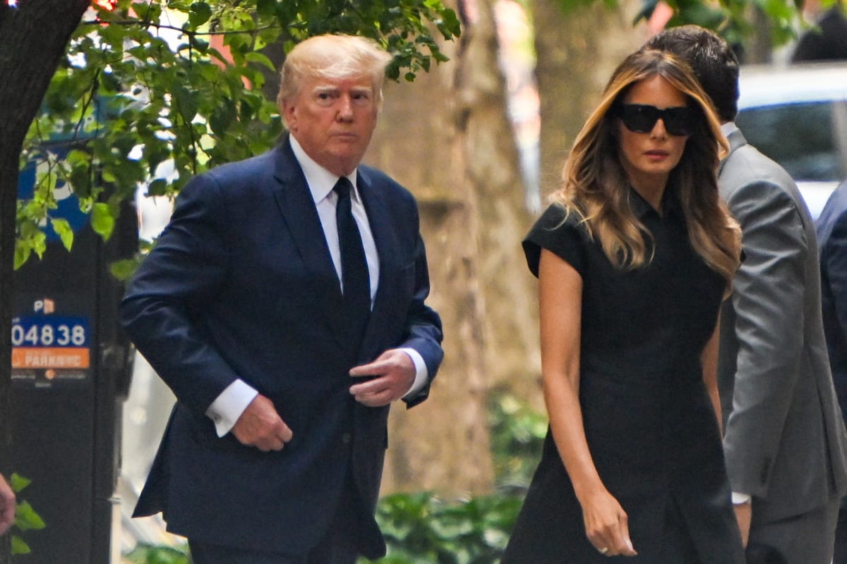 Na pohřeb bývalé manželky Ivany dorazil Donald Trump se svou současnou chotí Melanií. 