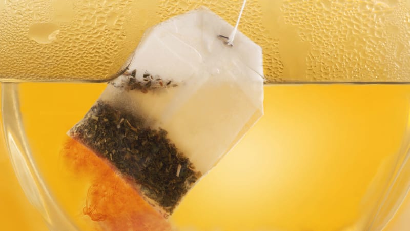 Čajové sáčky obsahují stopy DNA tisíců pavouků a brouků. Který druh čaje je na tom nejhůř?