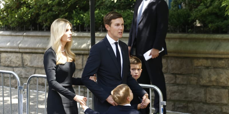 Ivanka Trumpová dorazila na pohřeb své matky Ivany společně se svým manželem a dětmi.