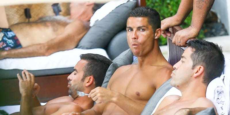 Ronaldo si rád užívá volno na pláži u moře. 
