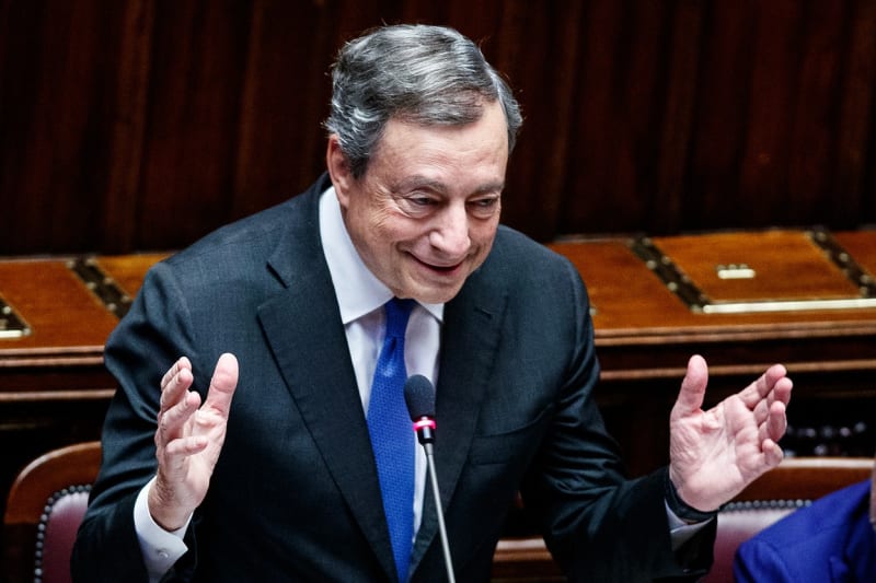 Italský premiér Mario Draghi podal demisi.