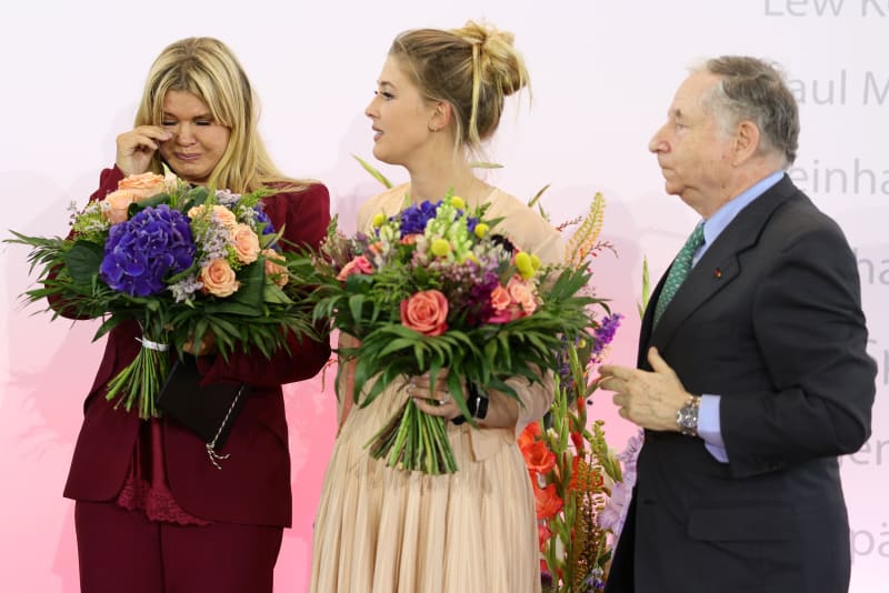 Schumacherova manželka Corinna s dcerou Ginou a Jeanem Todtem