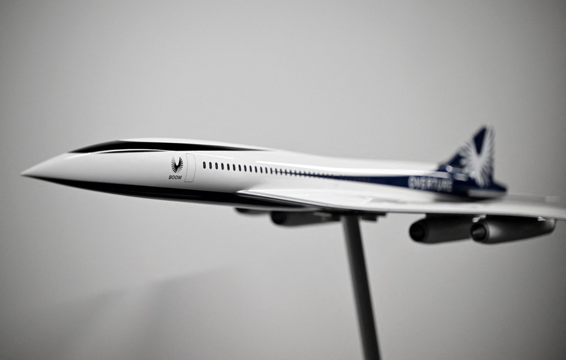 Model letadla Overture