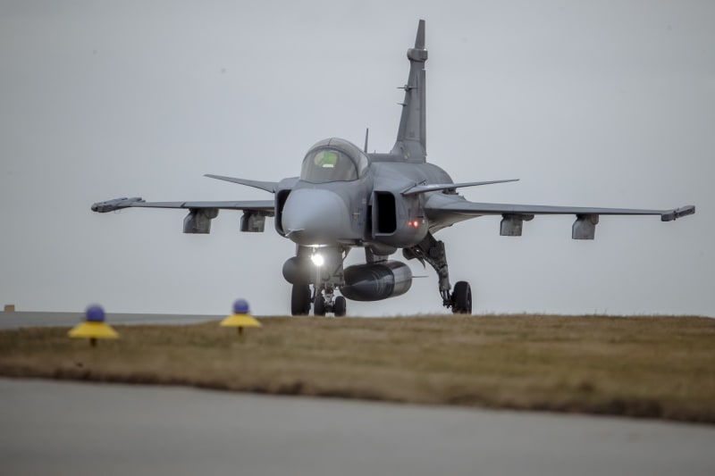 Švédský letoun JAS-39 Gripen v akci.